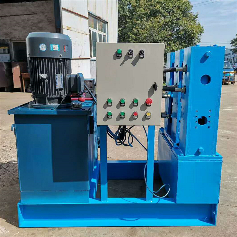 華礦重工一批鳥(niǎo)巢錨索成型機(jī)發(fā)往新疆奎屯