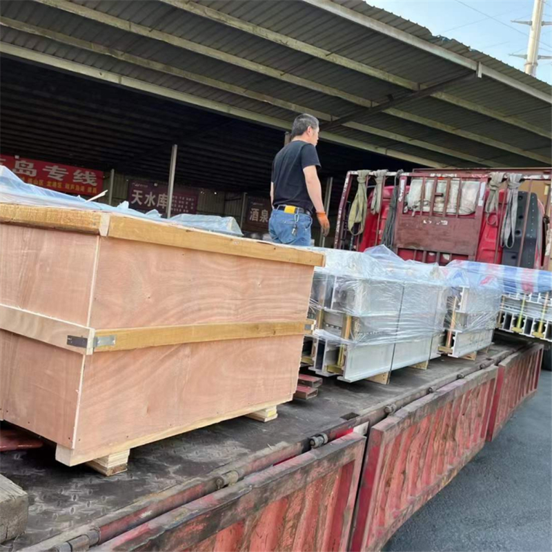 華礦集團(tuán)一批硫化機發(fā)往云南