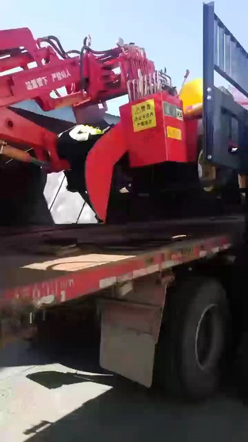 華礦集團(tuán)一臺扒渣機發(fā)往安徽