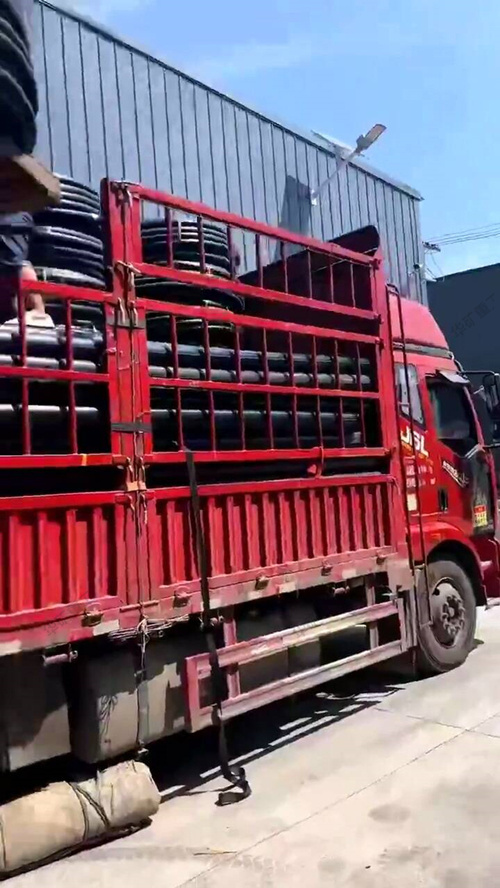 華礦集團(tuán)一車穿線管發(fā)往新疆